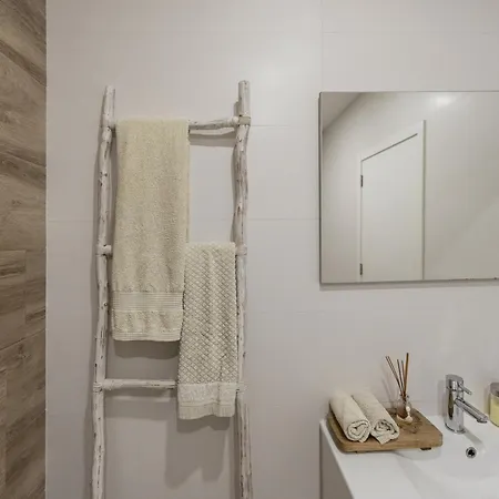 Апартаменты Oceanview Oasis *